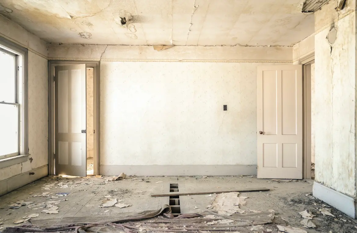 Waste disposal crew managing a cleanout project in Kula